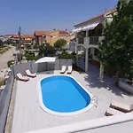 Сasa de vacaciones Hacienda Mia With Pool,bbq,free Parking Zadar