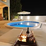 Hacienda Mia With Pool,bbq,free Parking