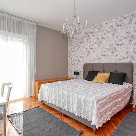 Hacienda Mia With Pool,bbq,free Parking Задар