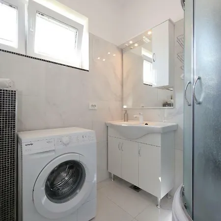 Дом отдыха Hacienda Mia With Pool,bbq,free Parking Задар