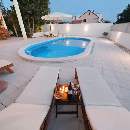Hacienda Mia With Pool Holiday home