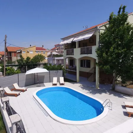 Hacienda Mia With Pool Zadar