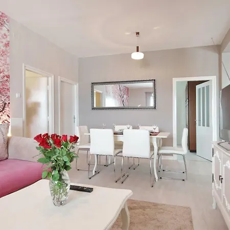 Дом отдыха Hacienda Mia With Pool,bbq,free Parking *