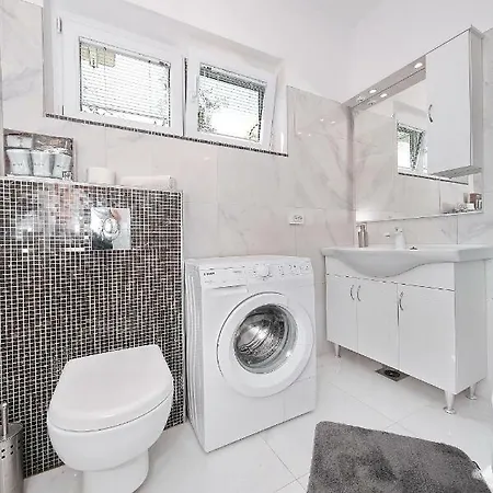 Hacienda Mia With Pool,bbq,free Parking