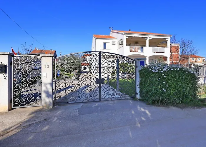 Holiday home Hacienda Mia With Pool,Bbq,Free Parking *