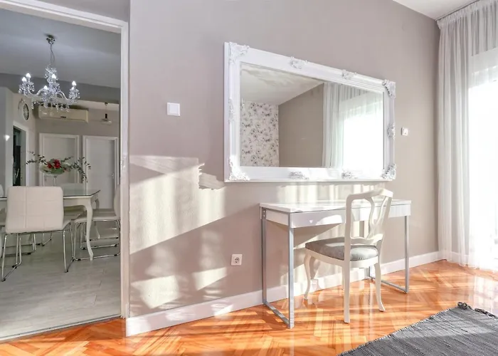 Hacienda Mia With Pool,Bbq,Free Parking Zadar