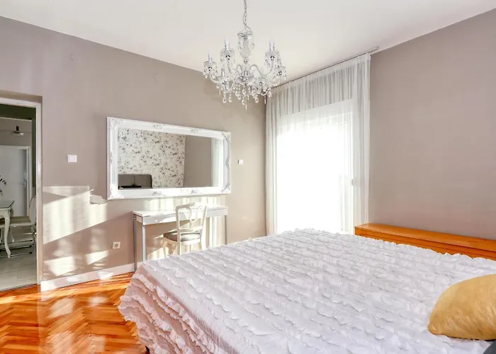 Holiday home Hacienda Mia With Pool,Bbq,Free Parking Zadar