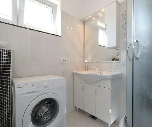 Holiday home Hacienda Mia With Pool,Bbq,Free Parking Zadar