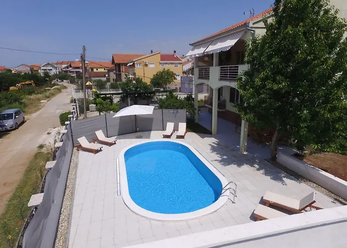 Holiday home Hacienda Mia With Pool,Bbq,Free Parking Zadar