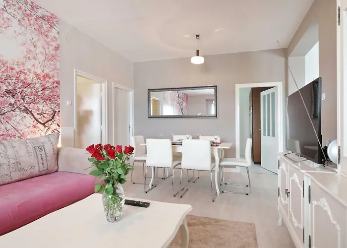 Holiday home Hacienda Mia With Pool,Bbq,Free Parking *